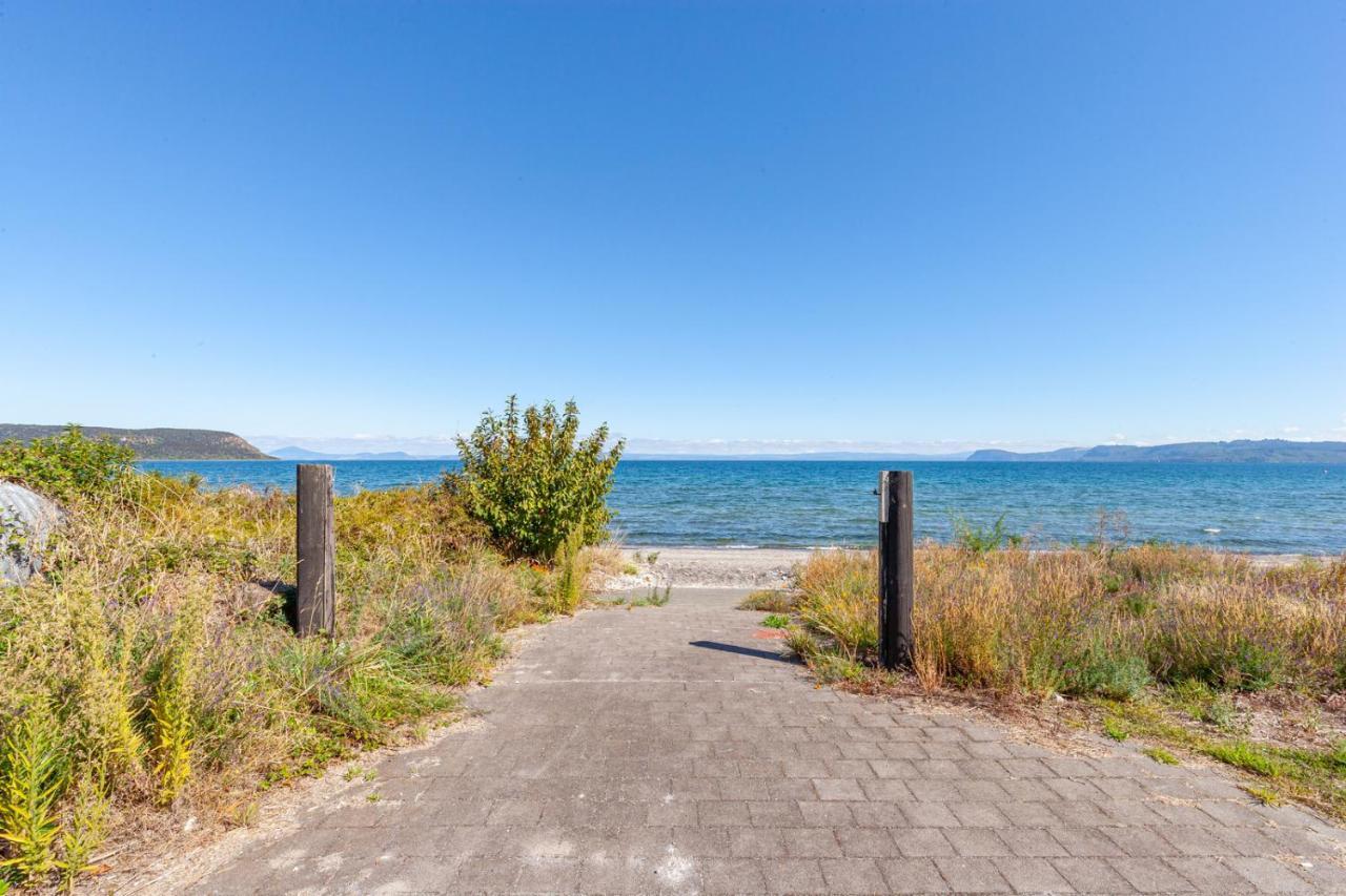 Lakefront Villa - Waitahanui Holiday Home Exteriér fotografie